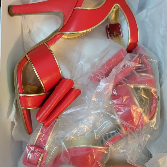 Moschino red and gold bow high heel sandals - Picture 5 of 6